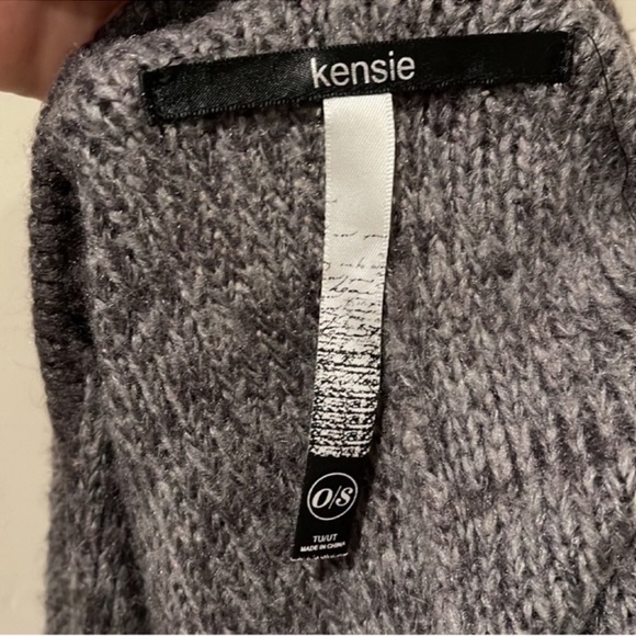 Kenzie Gray heathered knit wrap OS - Picture 5 of 5